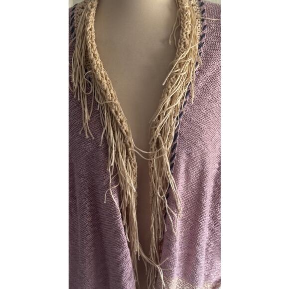 G by BKE Small Pink Crochet Fringe Cardigan Sweater Wrap - Picture 3 of 11